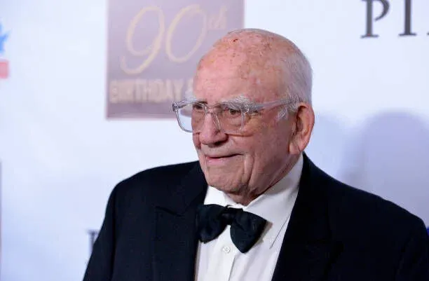 Ed Asner, 91 5